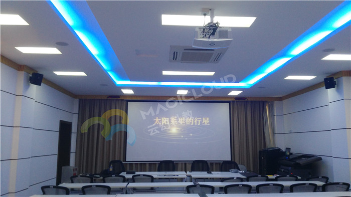 上海市六一中學(xué)1_副本.jpg